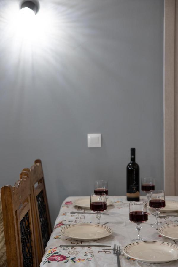 Danai House Apartment เอเธนส์ ภายนอก รูปภาพ
