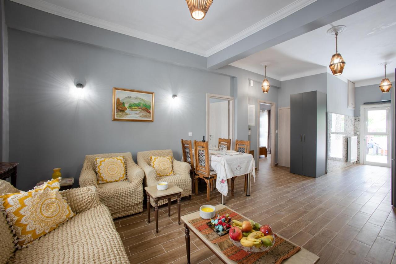 Danai House Apartment เอเธนส์ ภายนอก รูปภาพ